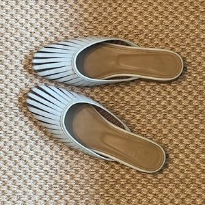 Flattered Cream Mules / Slip ons. Sz 8